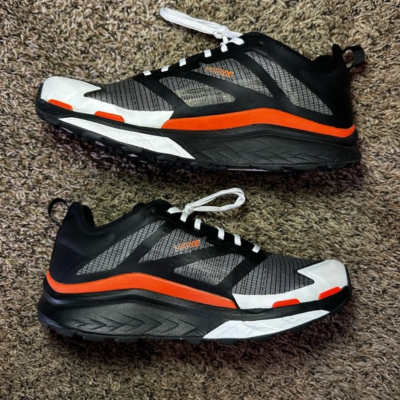 The North Face Black and White Athletic Shoes - Picture 3 of 9